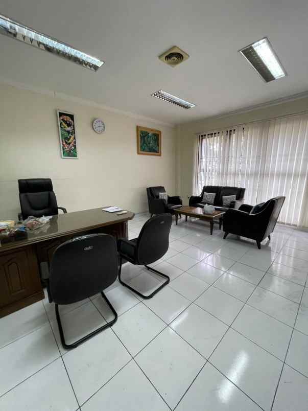 disewakan ruko gudang kantor delta silicon lippo cikarang