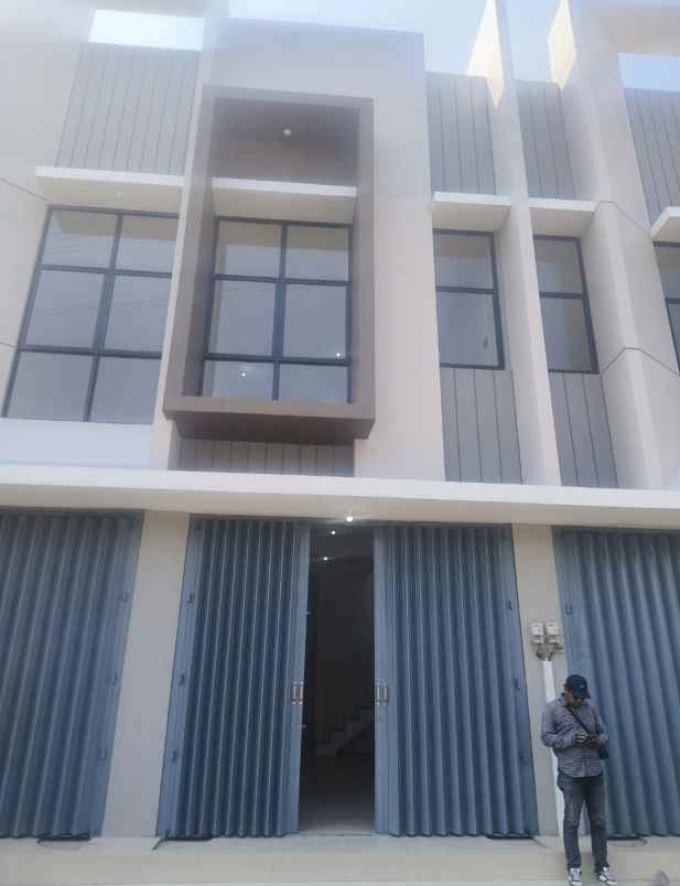 disewakan ruko gudang kantor regency one east point