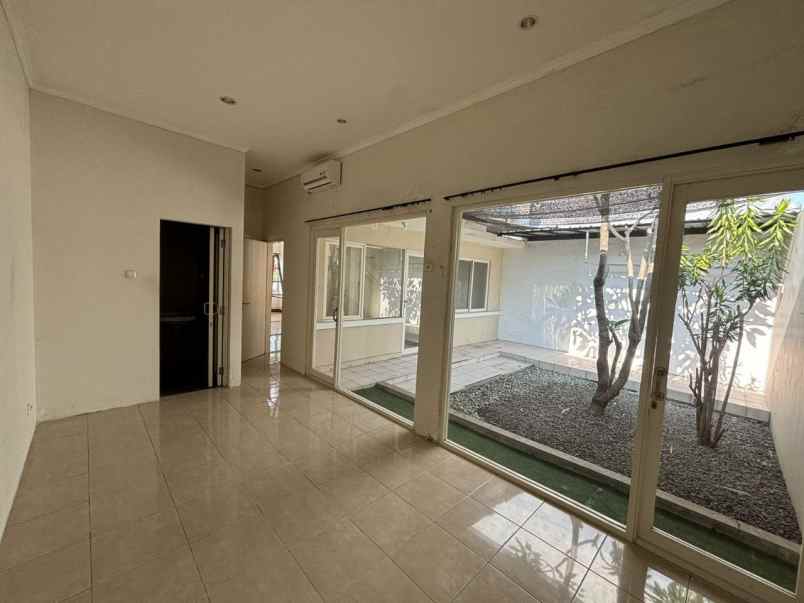 disewakan rumah alam galaxy surabaya