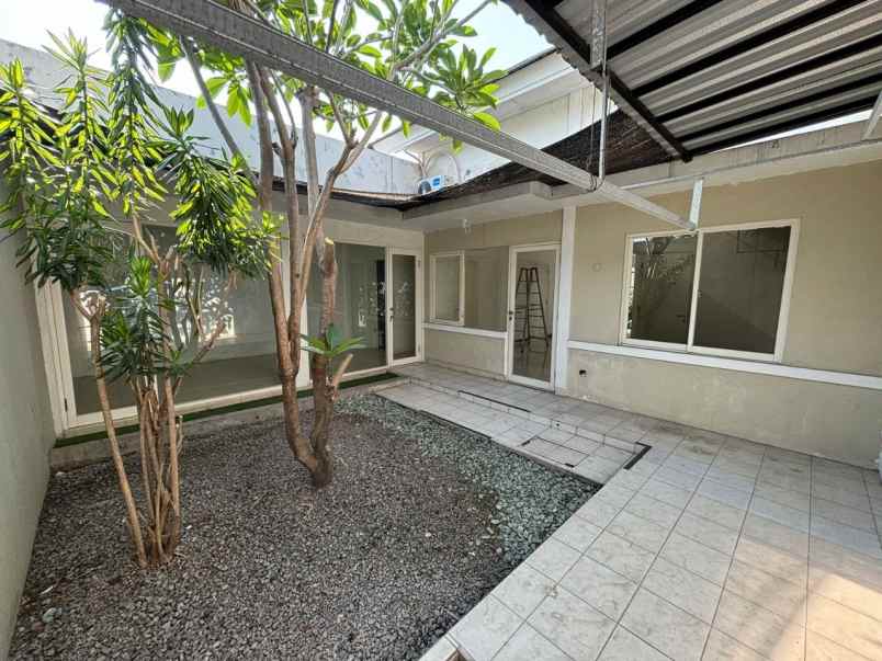 disewakan rumah alam galaxy surabaya