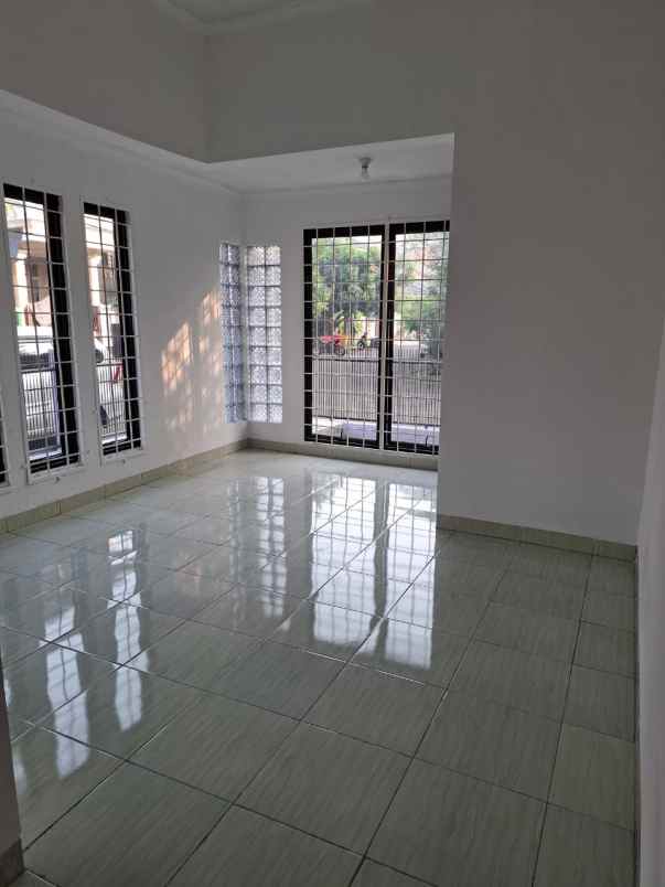 disewakan rumah boulevard hijau