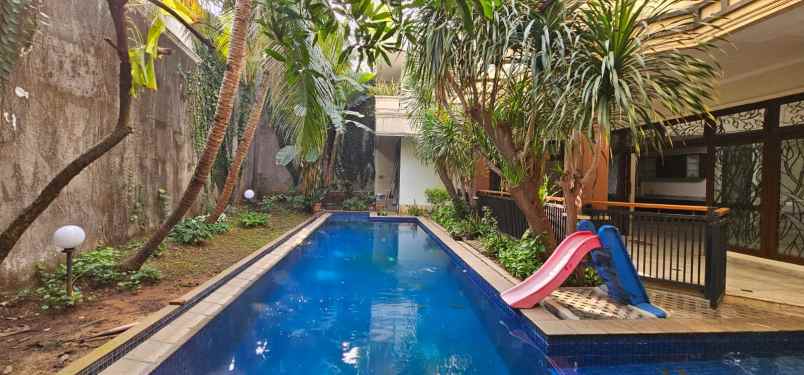 disewakan rumah dharmawangsa