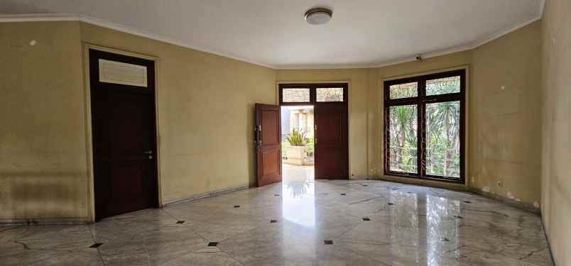 disewakan rumah dharmawangsa