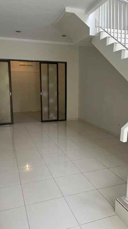 disewakan rumah di area favorit discovery bintaro