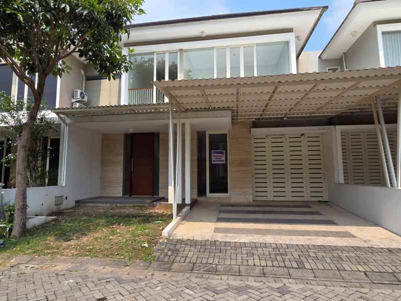 disewakan rumah greenlake surabaya