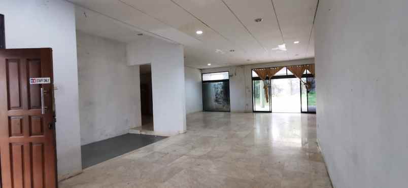 disewakan rumah luas 700m2 di tomang jakarta barat