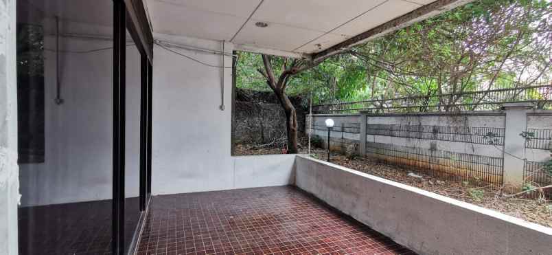 disewakan rumah luas 700m2 di tomang jakarta barat