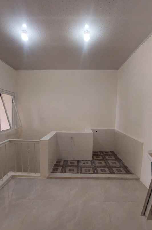 disewakan rumah pantai mentari