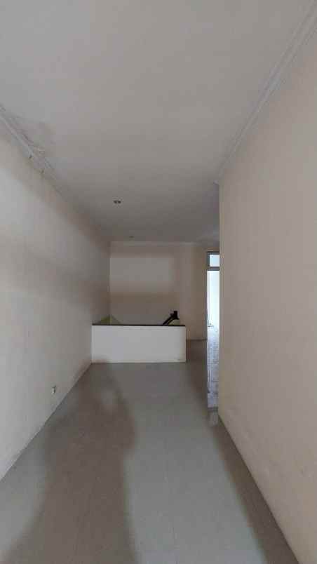 disewakan rumah pantai mentari