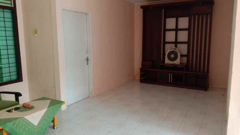 disewakan rumah perum teluk akses jalan utama