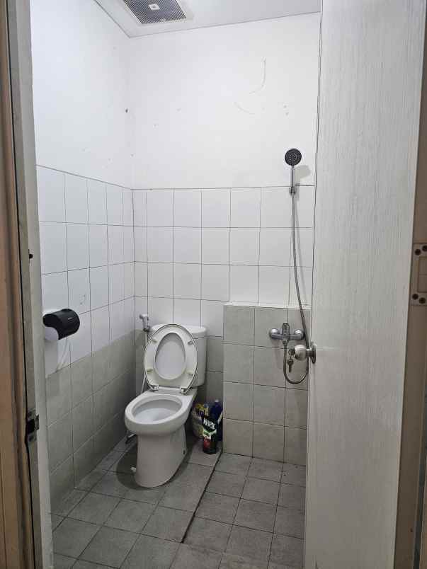 disewakan rumah suvarna sutera cikupa