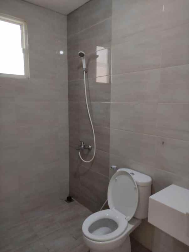 disewakan rumah suvarna sutera cluster chiara