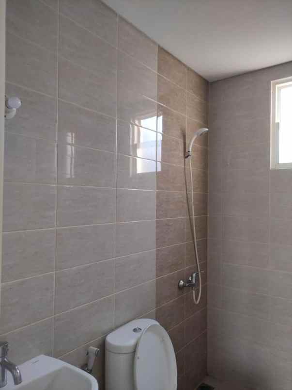 disewakan rumah suvarna sutera cluster chiara