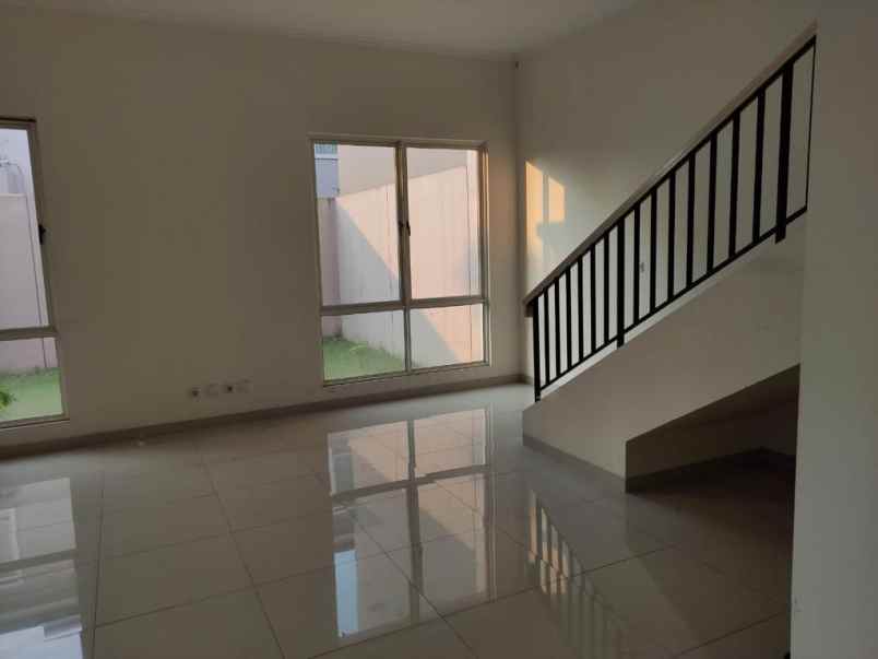 disewakan rumah suvarna sutera cluster chiara