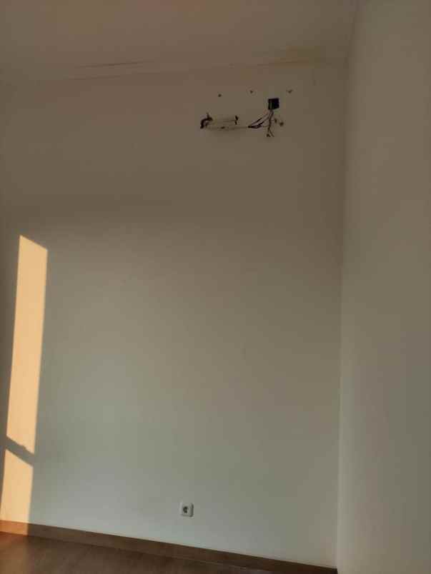 disewakan rumah suvarna sutera cluster chiara