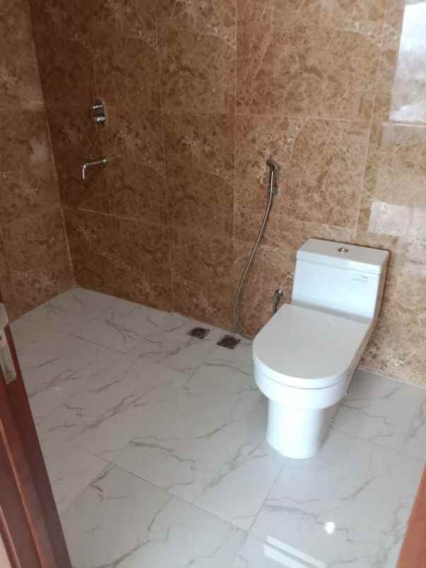disewakan unit furnish apartemen grand sungkono lagoon