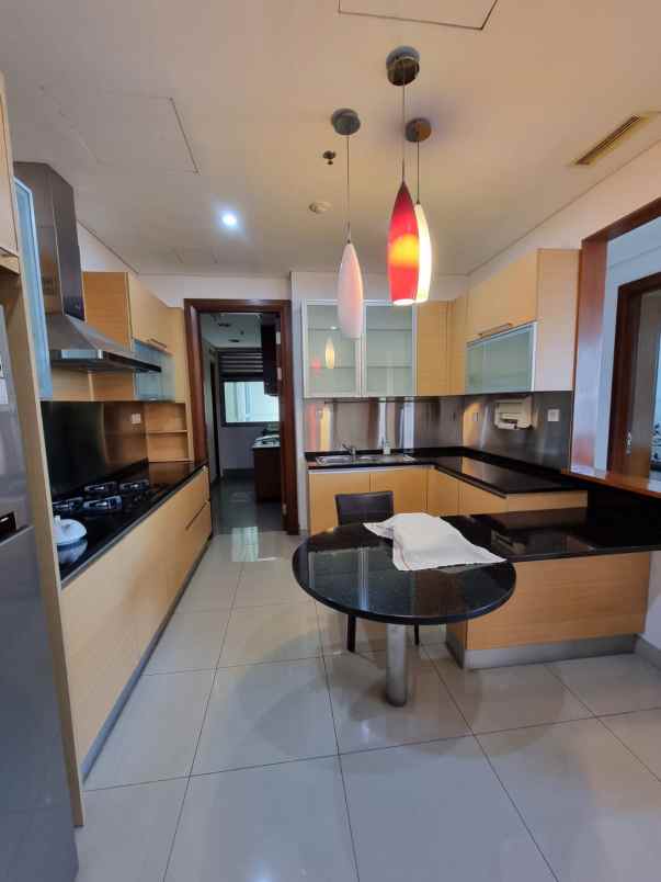 for rent apartment senayan city residence