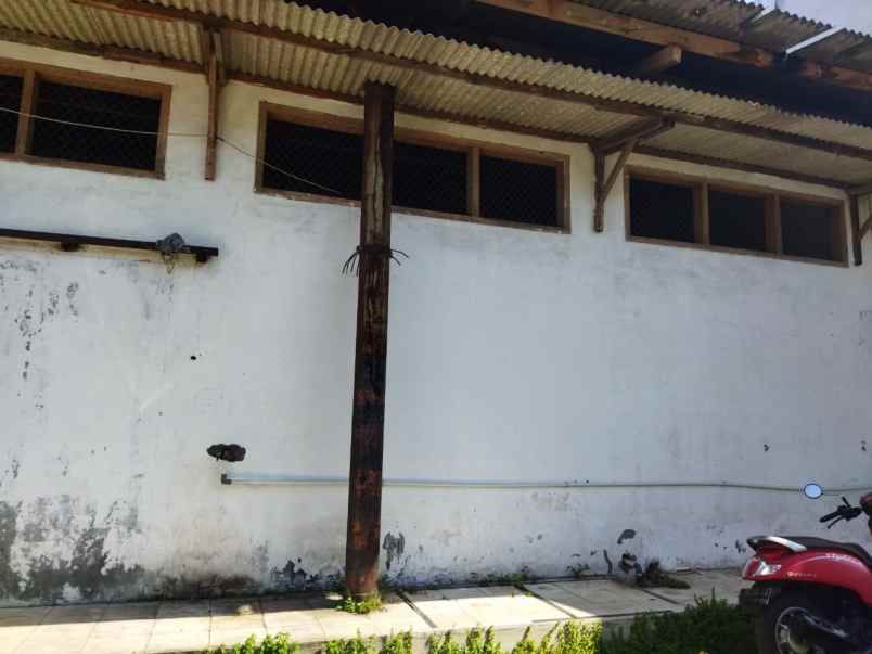 gudang kenjeran lebar 11 hadap selatan