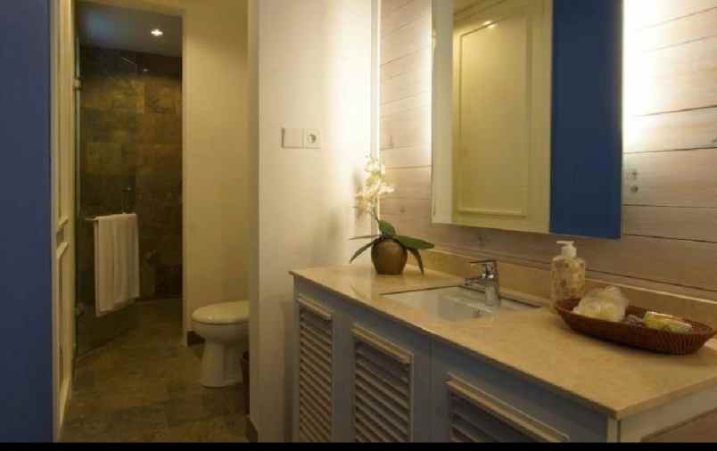 hotel 3 lantai di seminyak bali