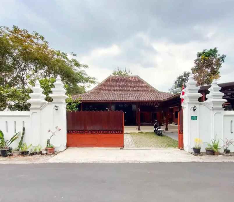 jual rumah bagus di kawasan sardonoharjo sleman jogja