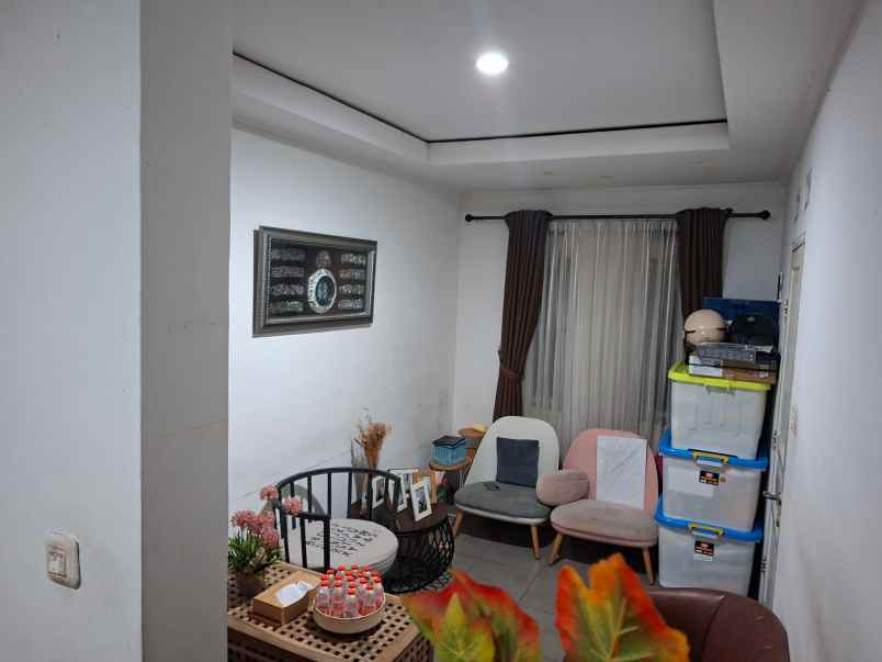 jual rumah di komplek taman cipadung indah