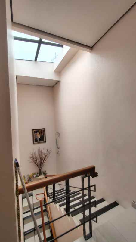 jual rumah kav dki meruya utara jak bar