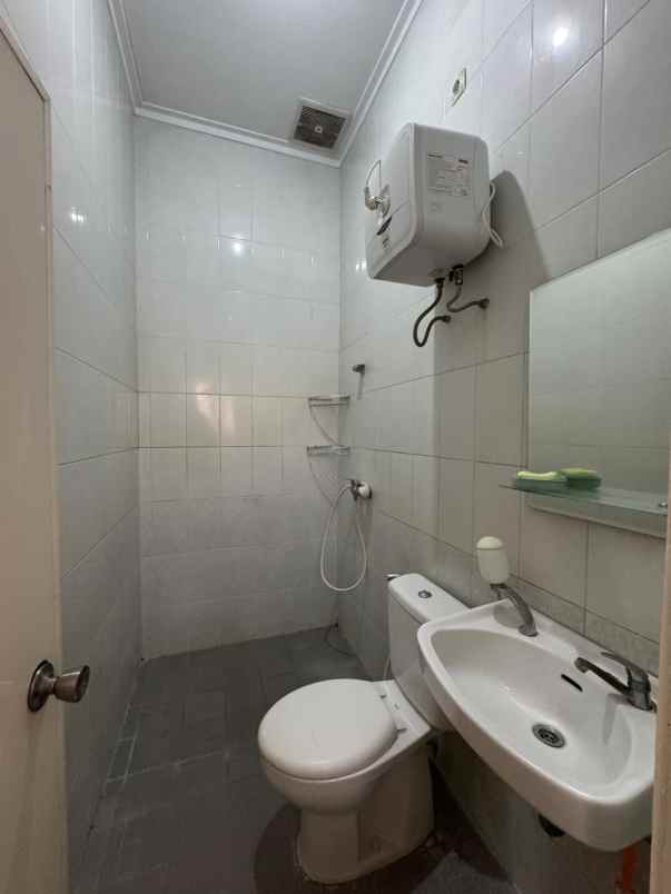 jual rumah taman holis indah 2