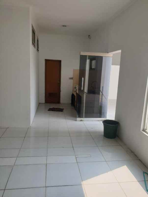 jual tempat usaha bagus di raya mohammad toha bogor