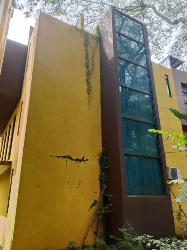 jual town house b u dengan swimming pool di kemang