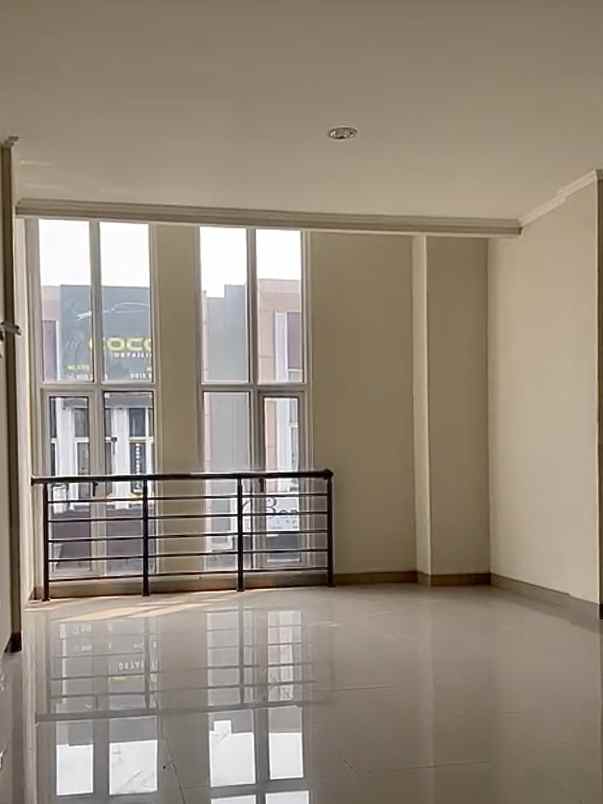ruko modern 2 lantai di kawasan komersial kota wisata