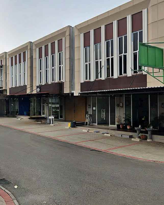 ruko modern 2 lantai di kawasan komersial kota wisata