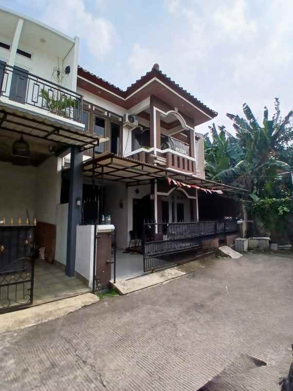 rumah 2 lantai di jatimakmur lokasi dekat akses tol