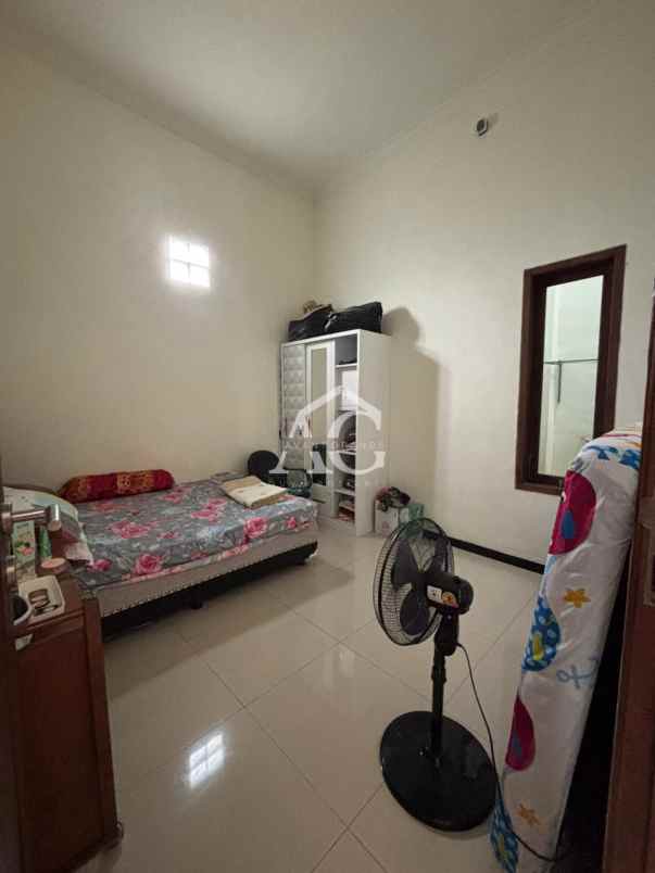 rumah 2 lantai di pakisaji malang