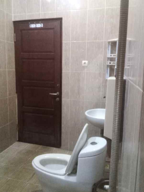 rumah 2 lantai luas 222m type 6kt cakung jakarta timur