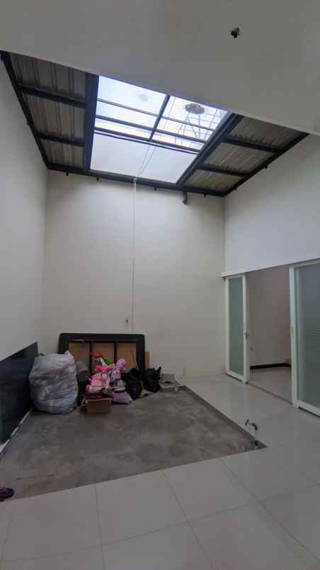 rumah 2 lantai siap huni di sambikerep lontar surabaya