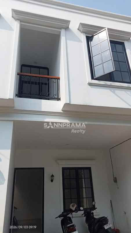 rumah 2 lantai siap huni di tanah baru depok