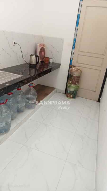 rumah 2 lantai siap huni di tanah baru depok