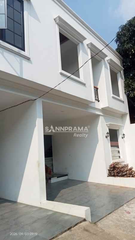 rumah 2 lantai siap huni di tanah baru depok