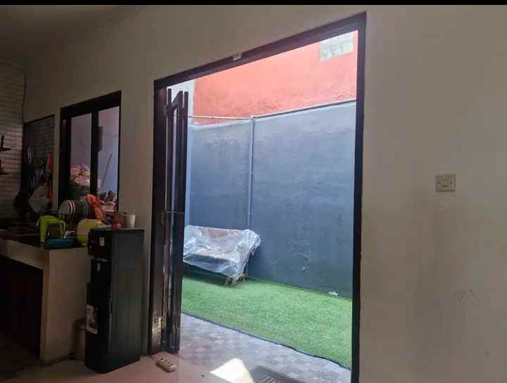 rumah 2lt dalam perumahan di ciherang tapos depok