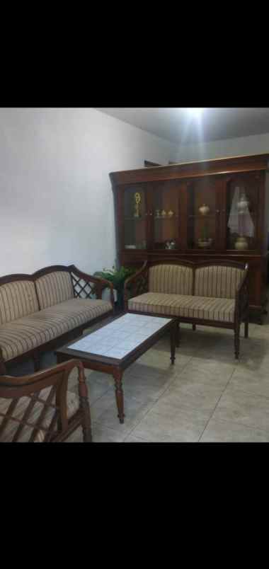 rumah 3 lantai lokasi lembang kabupaten bandung barat