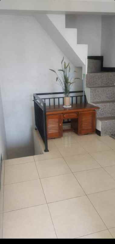 rumah 3 lantai lokasi lembang kabupaten bandung barat