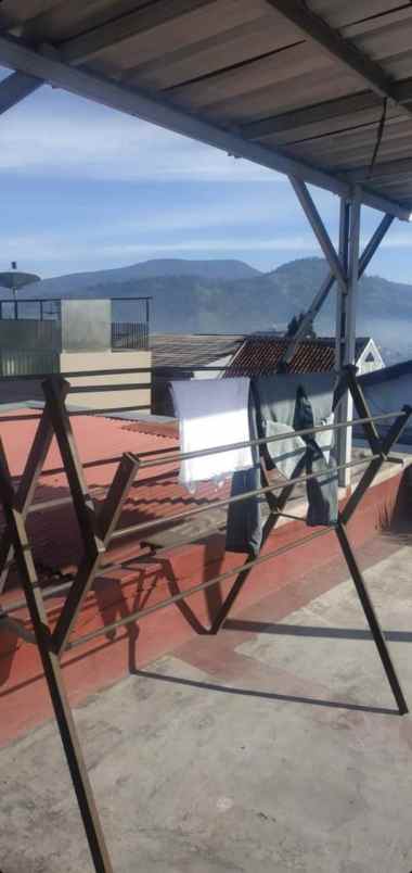 rumah 3 lantai lokasi lembang kabupaten bandung barat