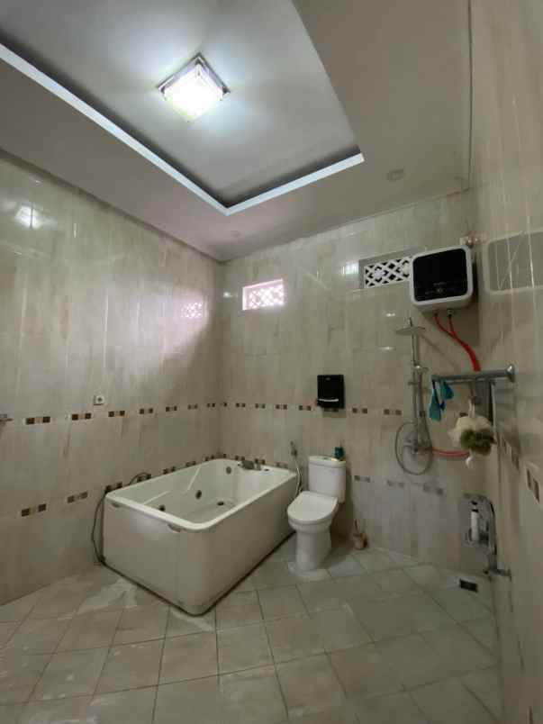 rumah 3 lantai siap huni di harapan indah kota bekasi