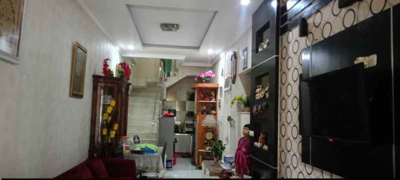 rumah 3 lantai siap huni di harapan indah kota bekasi