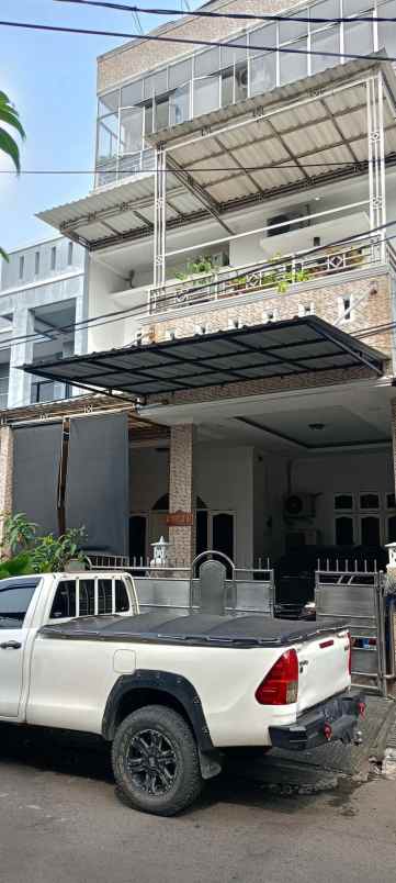 rumah 3 lantai siap huni di harapan indah kota bekasi