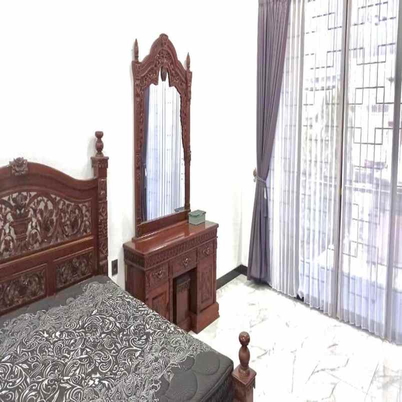 rumah 5kt sby brt dekat kidzania