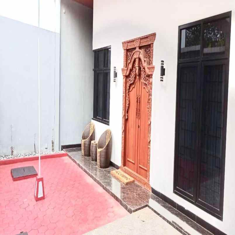 rumah 5kt sby brt dekat kidzania