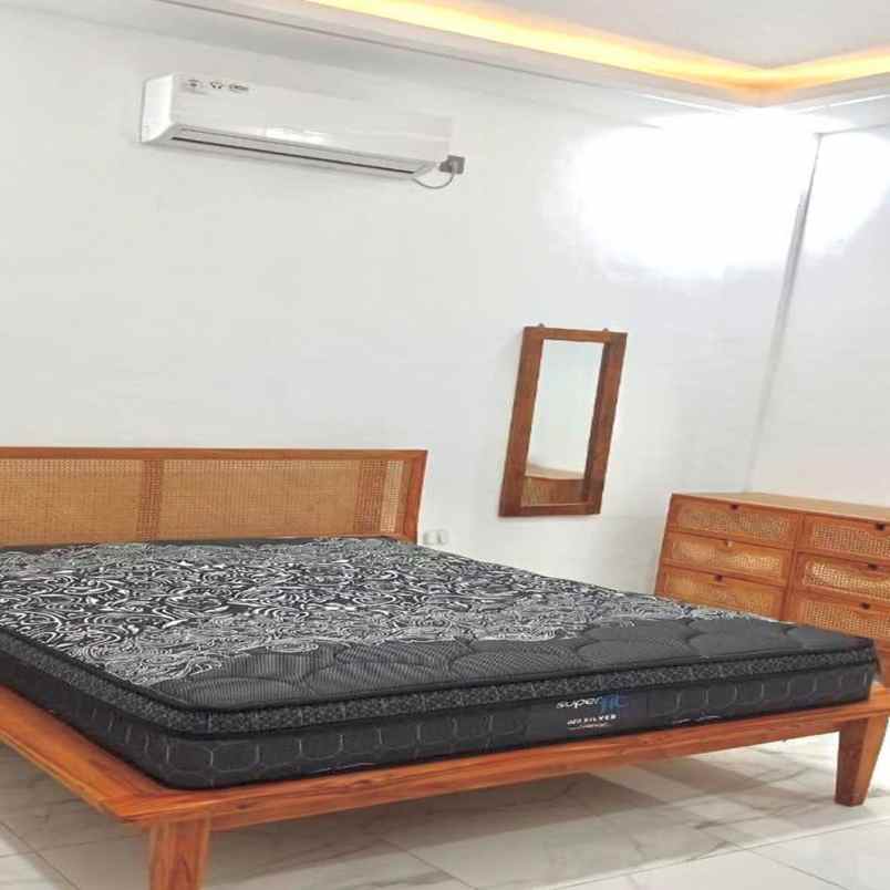 rumah 5kt sby brt dekat kidzania