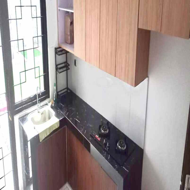 rumah 5kt sby brt dekat kidzania