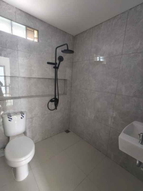 rumah 600 jutaan paling dekat upi sayap setiabudi